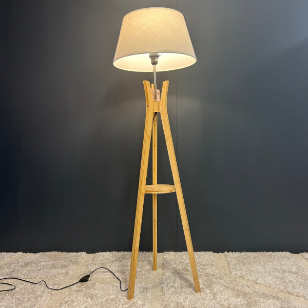 LAMPADAIRE BOIS - MODÈLE D'EXPOSITION