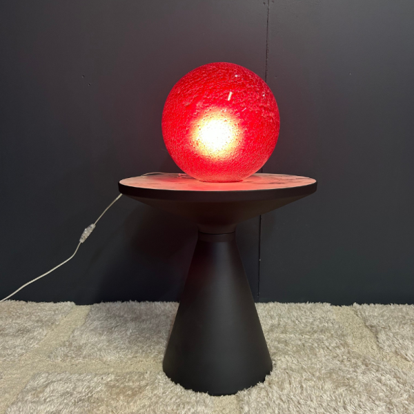 LAMPE VOLCANIQUE BOULE ROUGE - MODÈLE D'EXPOSITION