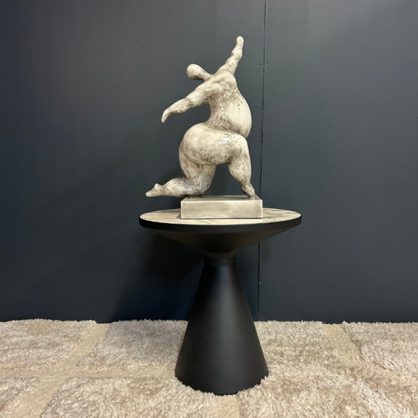 SCULPTURE LADY OLD WHITE TANGO