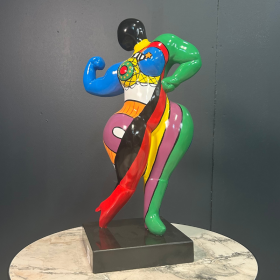 SCULPTURE MADAME EN COULEUR - MODÈLE D'EXPOSITION